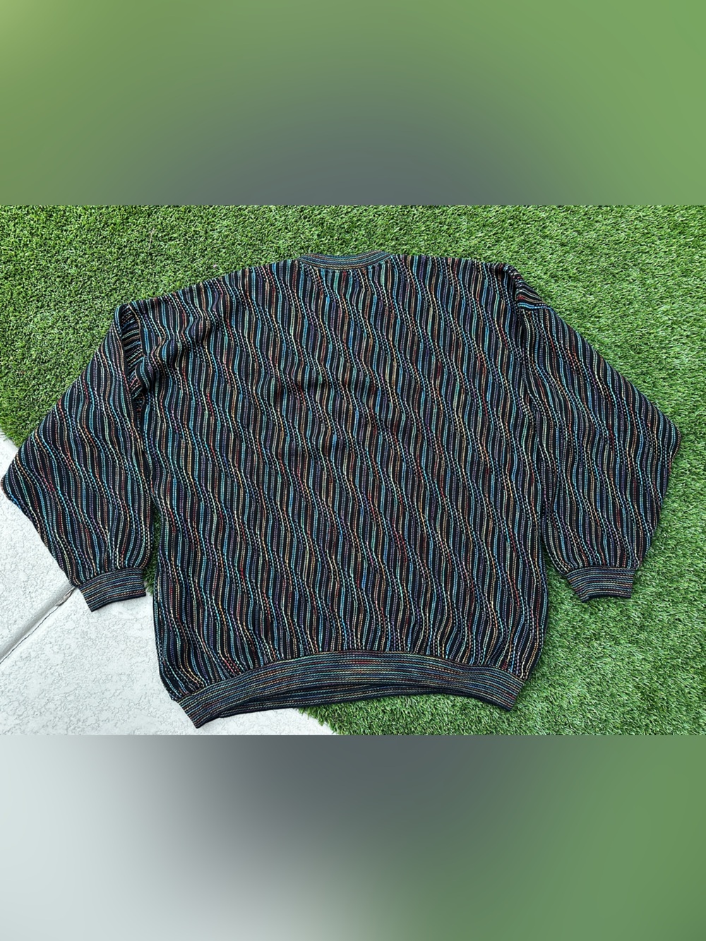 Tundra 90s sweater - Picture 8 of 9